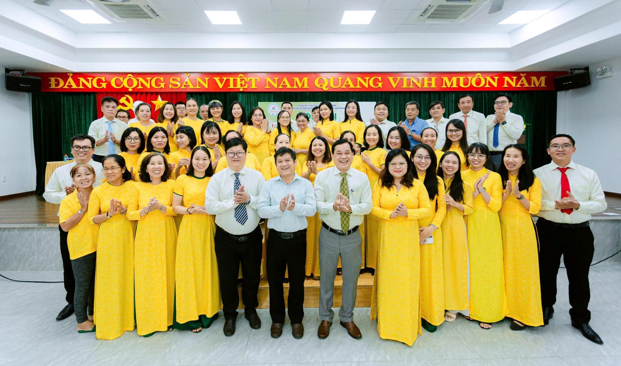 Hội nghị viên chức, người lao động năm học 2025–2026